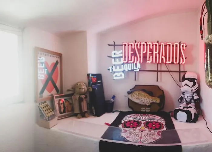 Casa Colorista En El Casco Antiguo Hébergement de vacances Alicante